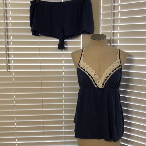 VS pajama set - Picture 1 of 8